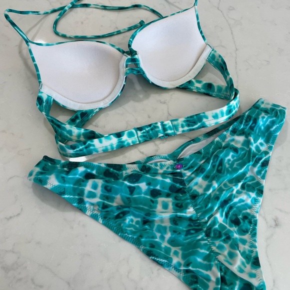 Water Pattern Bikini - Picture 10 of 10